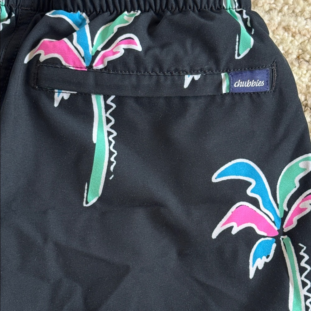 Chubbies Men’s Black Swim Shorts With Neon Palm Tree Print Mesh Lined Size Small - Picture 6 of 7